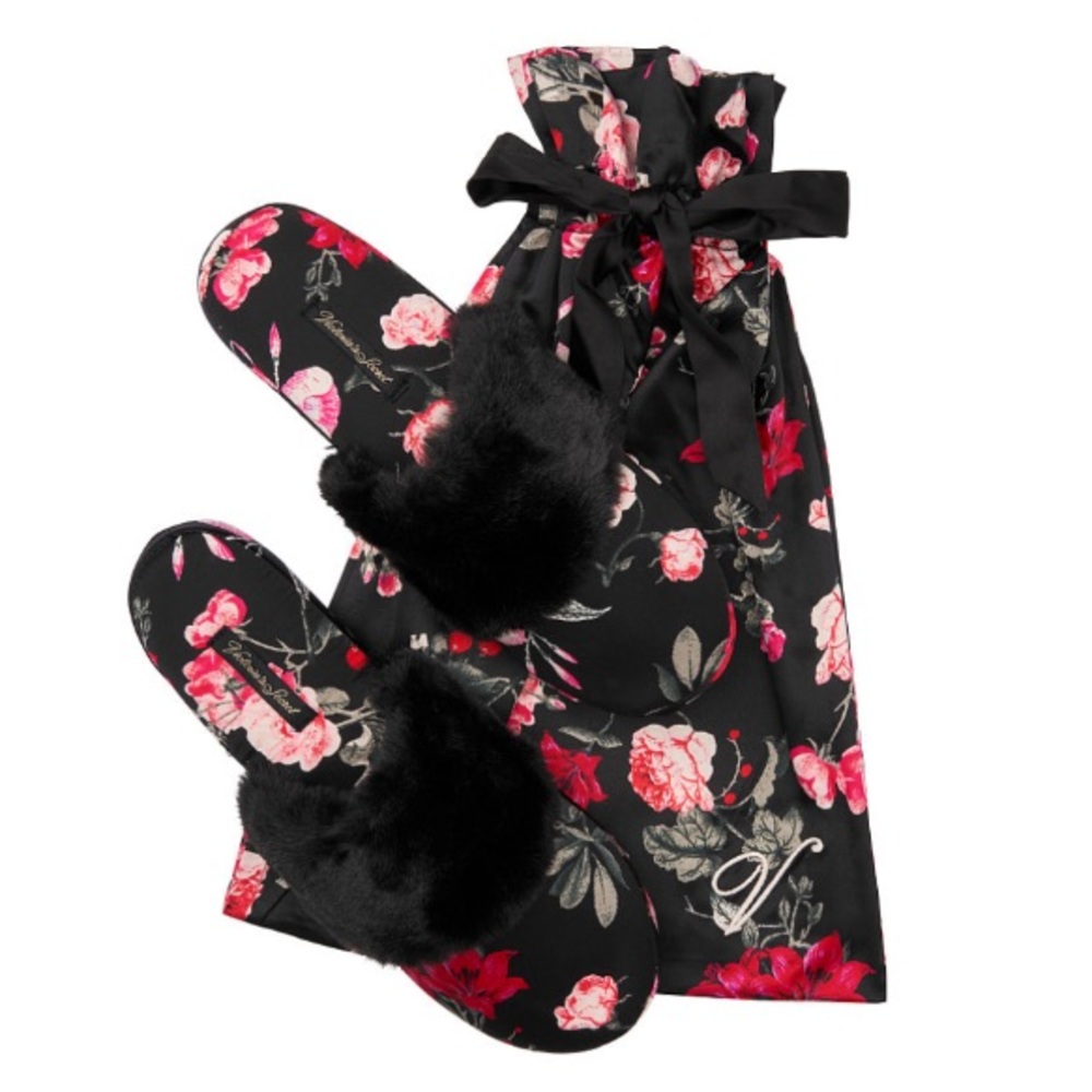 🎉Only a Few Left!🎉VS🎉Satin Slipper & Bag!🎉